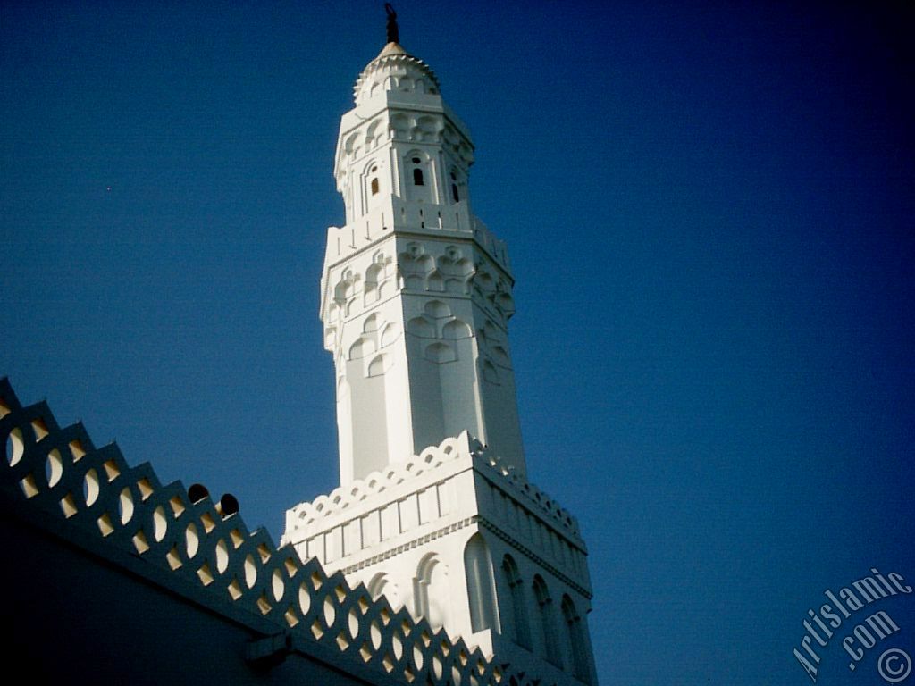 Medine`de Kuba Kynde bulunan Mescid-i Kbleteyn`in minaresi.
