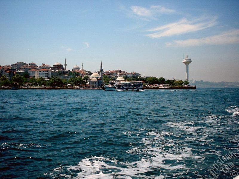 Denizden Üsküdar sahiline bakış.

