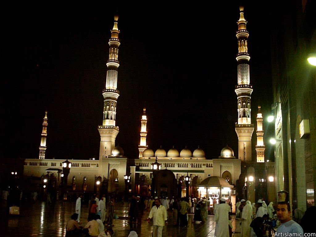 A nighttime view from the outside court of the Prophet Muhammad`s (saaw) Mosque (Masjed an-Nabawe) in Madina city of Saudi Arabia.
